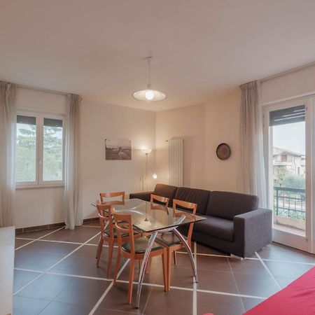 Aura Home Sirmione - 2 Bedrooms Apartment المظهر الخارجي الصورة