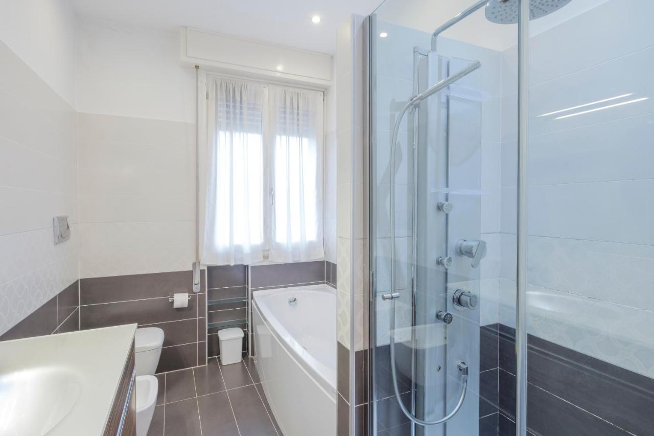Aura Home Sirmione - 2 Bedrooms Apartment المظهر الخارجي الصورة
