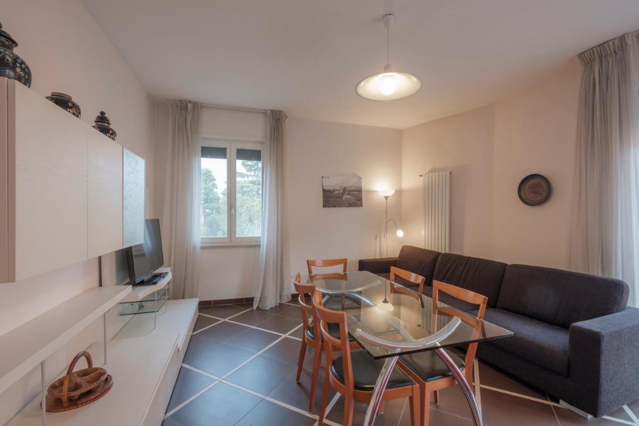 Aura Home Sirmione - 2 Bedrooms Apartment المظهر الخارجي الصورة