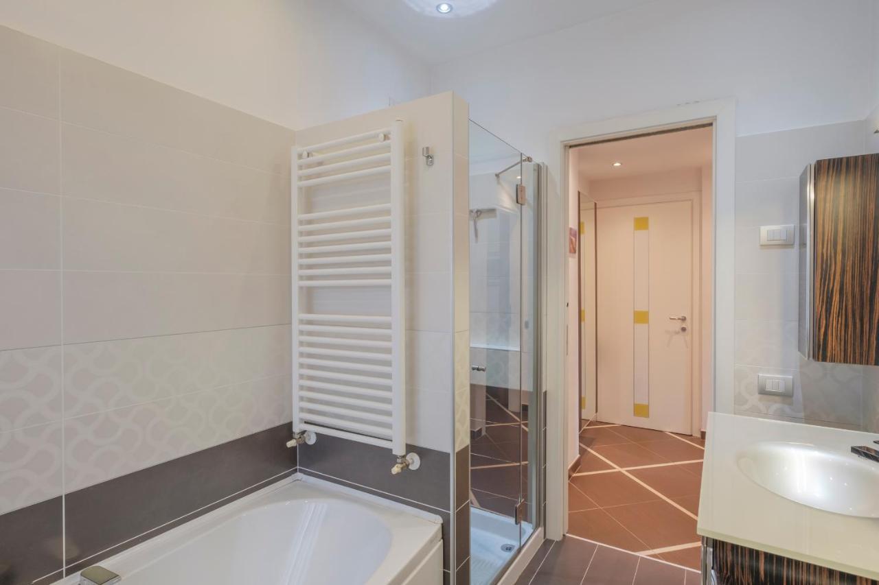 Aura Home Sirmione - 2 Bedrooms Apartment المظهر الخارجي الصورة