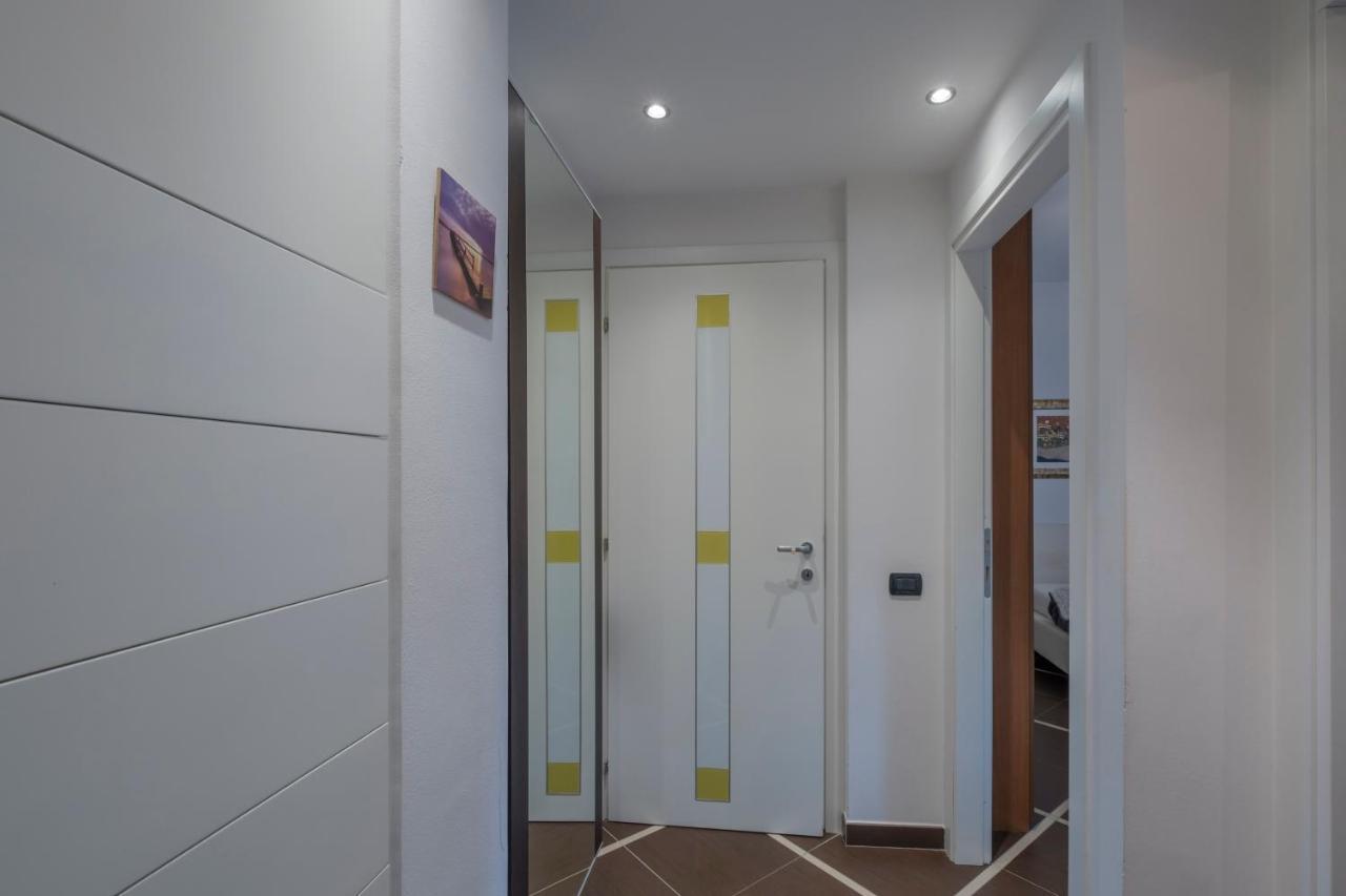 Aura Home Sirmione - 2 Bedrooms Apartment المظهر الخارجي الصورة