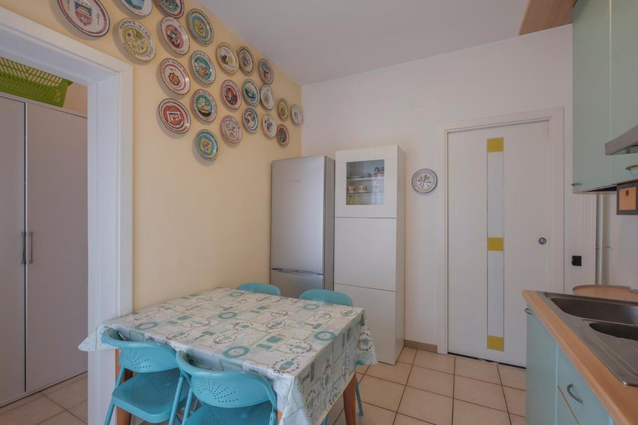Aura Home Sirmione - 2 Bedrooms Apartment المظهر الخارجي الصورة